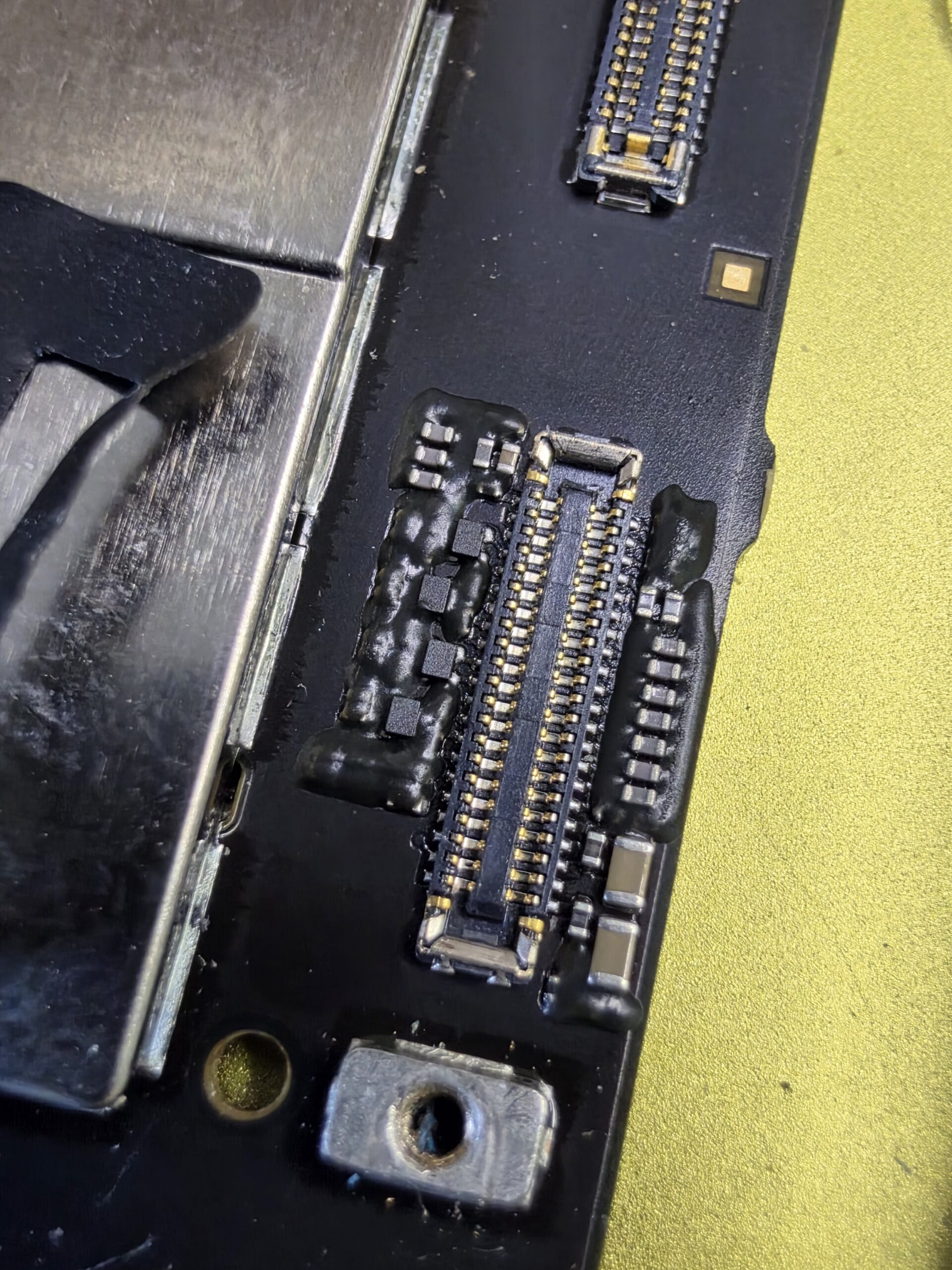 iPad 10th Gen Backlight Cuts Out at Full Brightness – Repaired in Glengormley